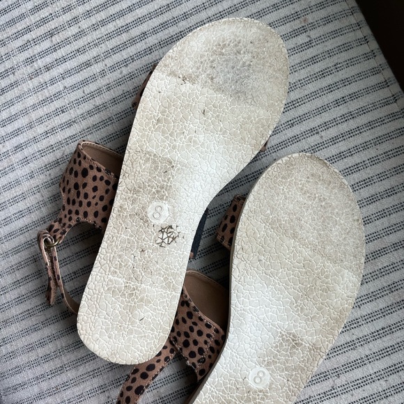 Worn once cheetah sandals - Picture 3 of 3